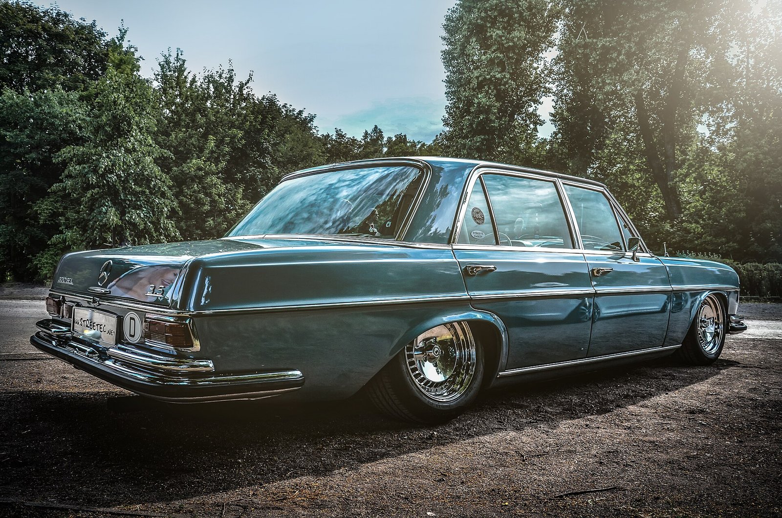 Classic Mercedes-Benz with deep reflective paint after correction