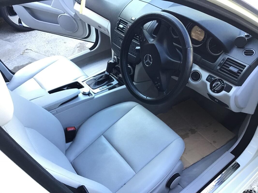 Mercedes-Benz – interior