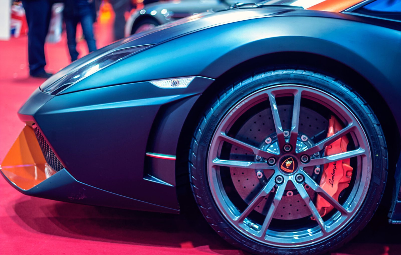 Clean forged wheel and brake caliper after an express wash