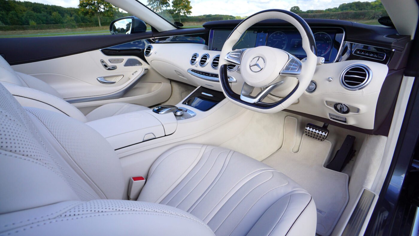 Car interior with even, restored colour